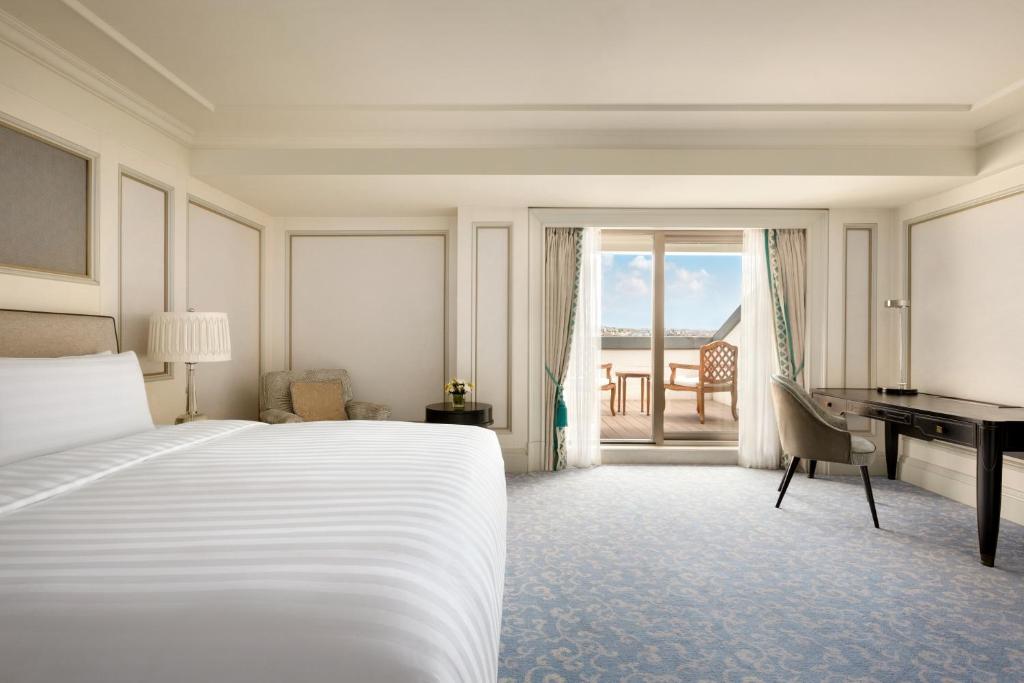 Shangri-La Bosphorus, Istanbul - Terrace Junior Suite With Bosphorus View