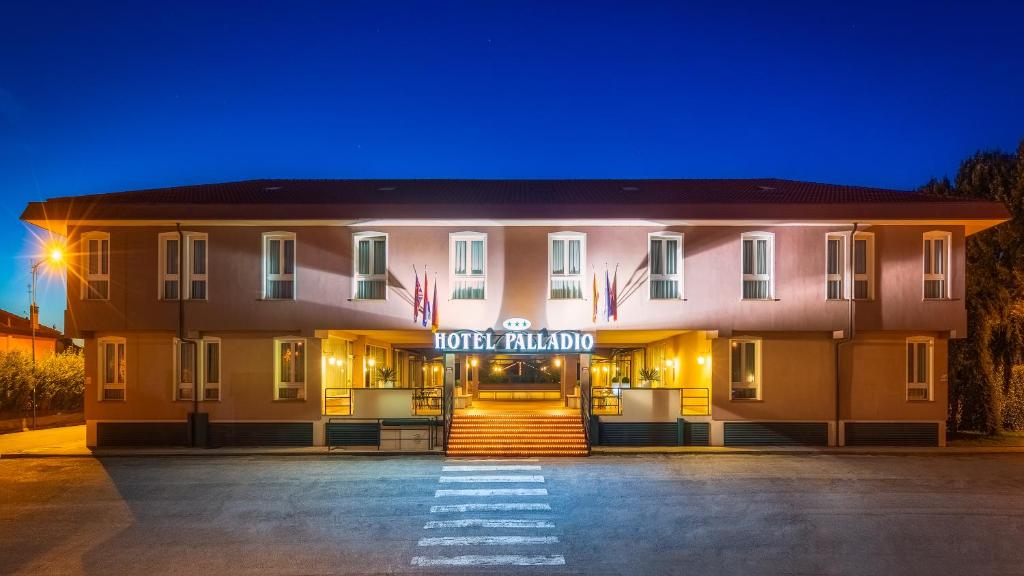 Budova, kde se hotel nachází