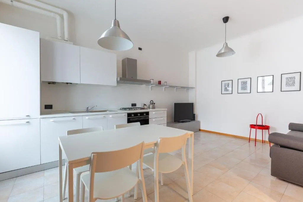 Guesthero Apartment Milano - Navigli, Milano, Italia