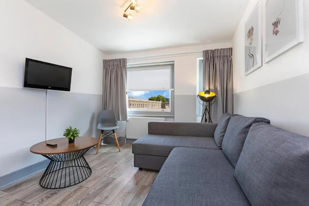 Amazing 2 Bed Flat - 5mins to Earls Court station, Londra, Marea Britanie