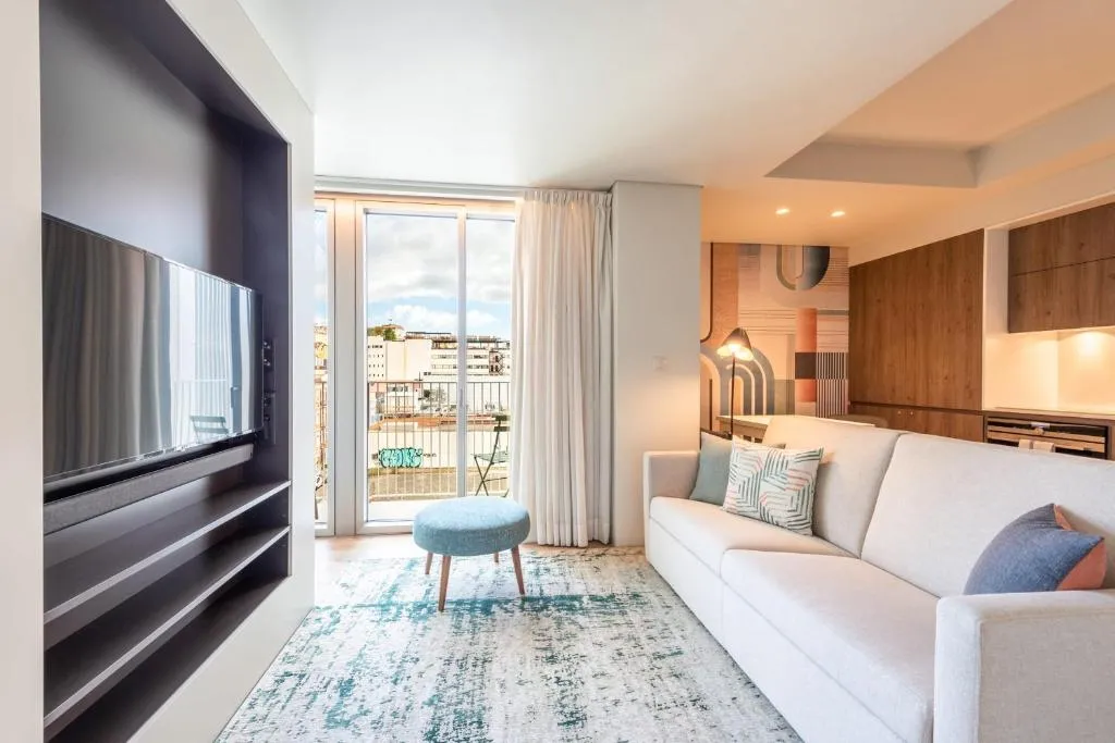GuestReady - Midcentury Studio with Balcony in Santos 401, Amadora, Portugal
