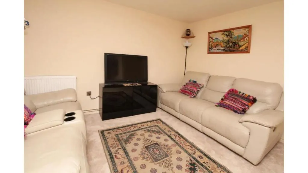Pass the Keys - Spacious Oxford Flat nr JR and Churchill Hospital, College Corner, United Kingdom