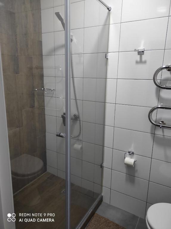 ЖОМАРТ - Habitación Familiar Con Ducha