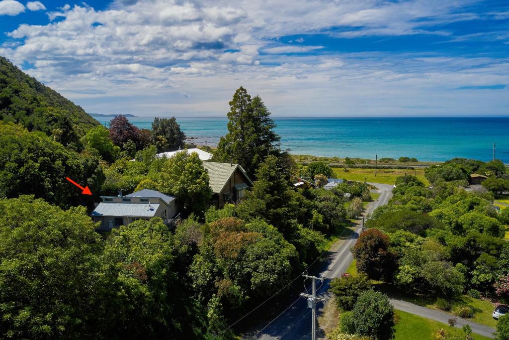 Seascape Retreat - Kaikoura Holiday Home
