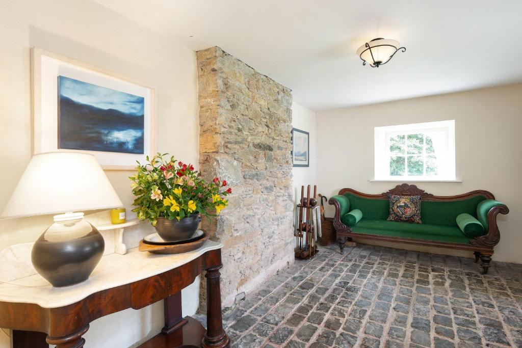 Posezení v ubytování Kilmahon House, P25A973
