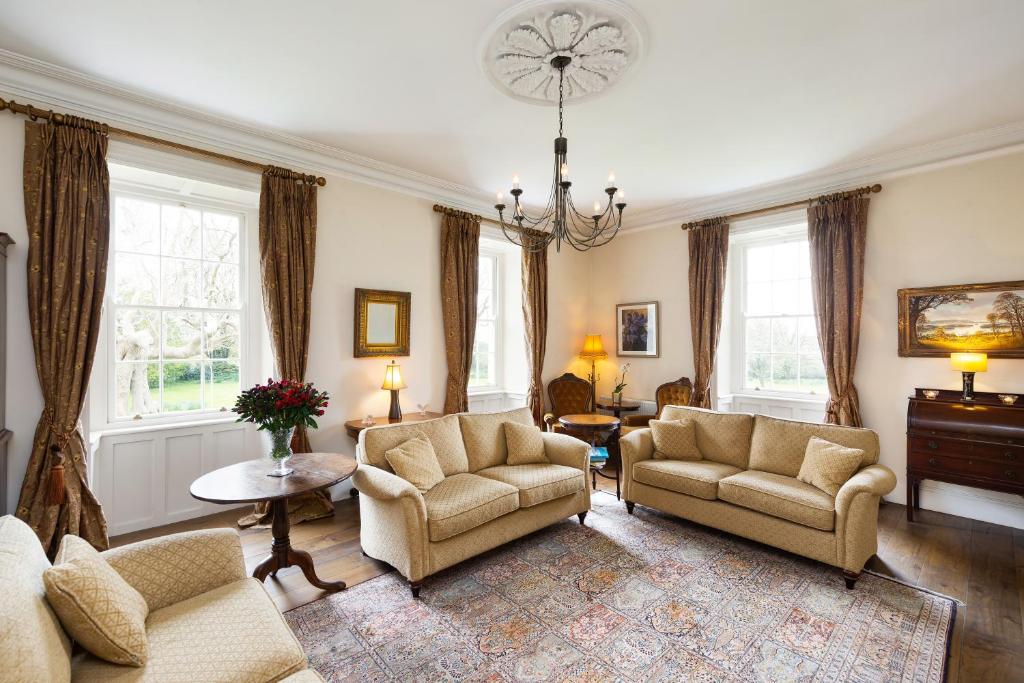 Posezení v ubytování Kilmahon House, P25A973