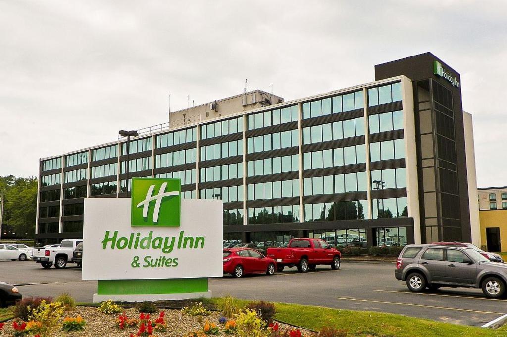 Holiday Inn and Suites Charleston West by IHG photo