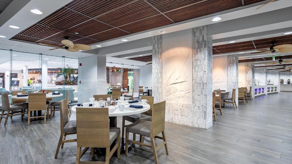 Holiday Inn Resort Panama City Beach by IHG photo