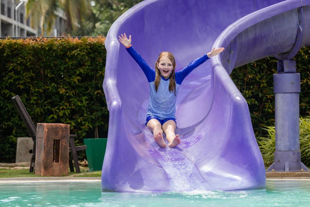 Holiday Ao Nang Beach Resort, Krabi - Resim 14