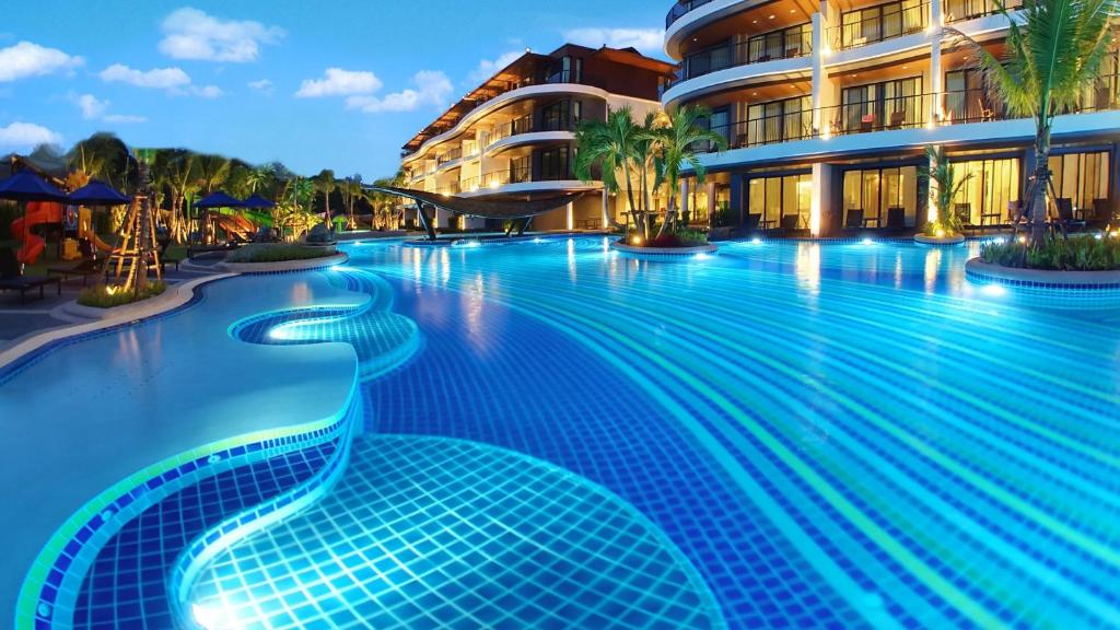 Bazén v ubytování Holiday Ao Nang Beach Resort, Krabi nebo v jeho okolí