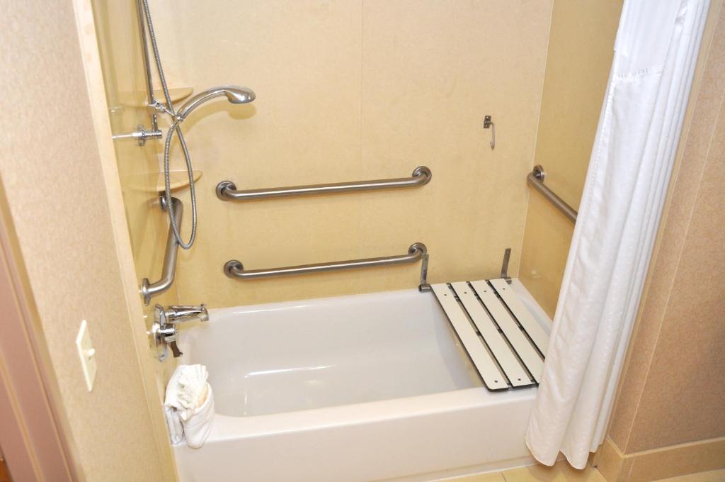 Holiday Inn Oakland Airport, an IHG Hotel - 