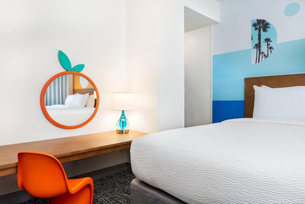 Clementine Hotel & Suites Anaheim photo
