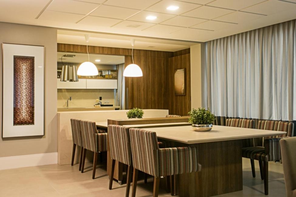  Luxuoso em condomínio com infraestrutura de clube