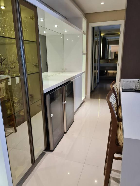  Luxuoso em condomínio com infraestrutura de clube