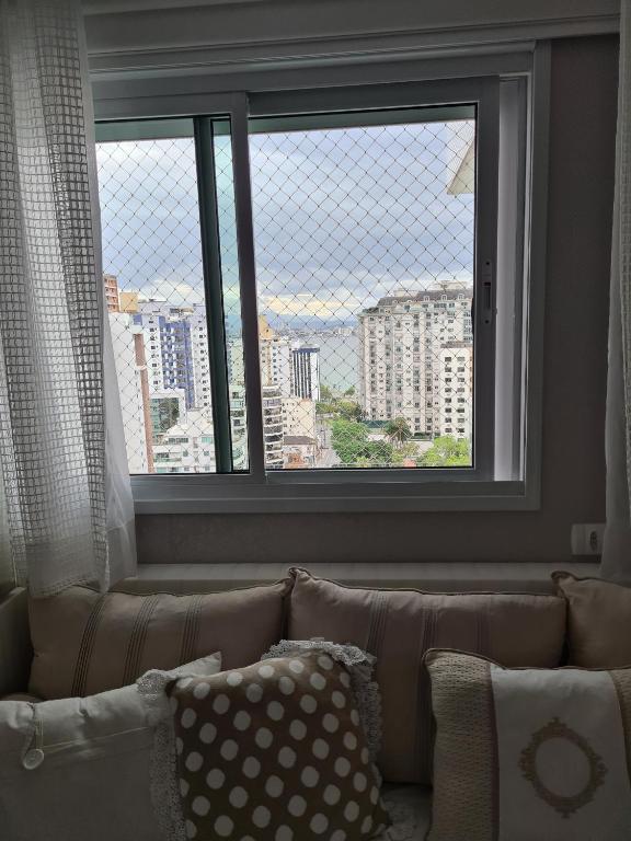  Luxuoso em condomínio com infraestrutura de clube