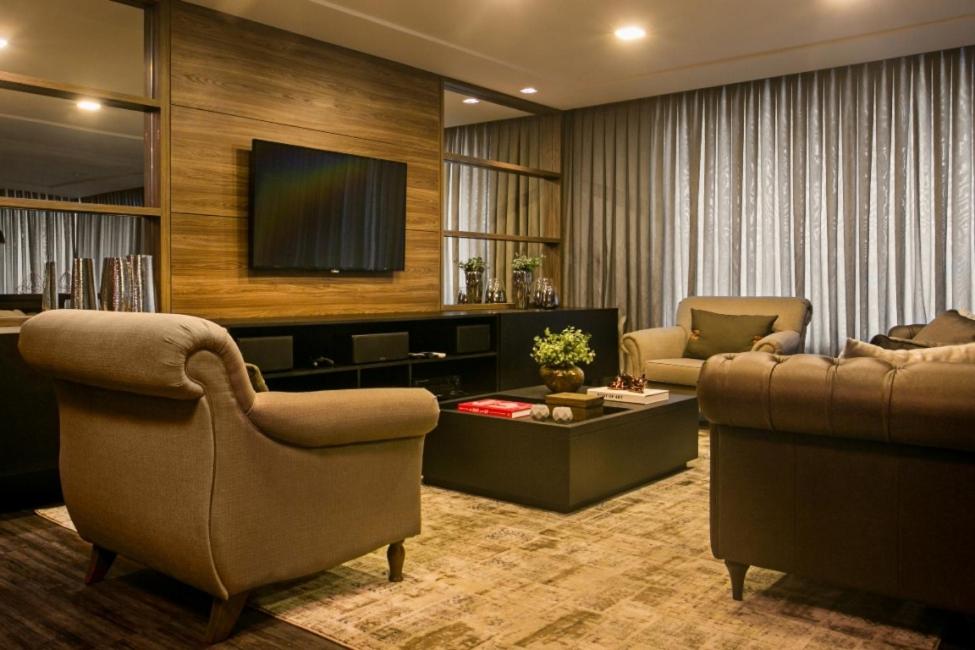  Luxuoso em condomínio com infraestrutura de clube