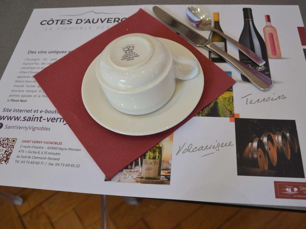 Nápoje v ubytování Hôtel Mercure Saint-Nectaire Spa & Bien-être
