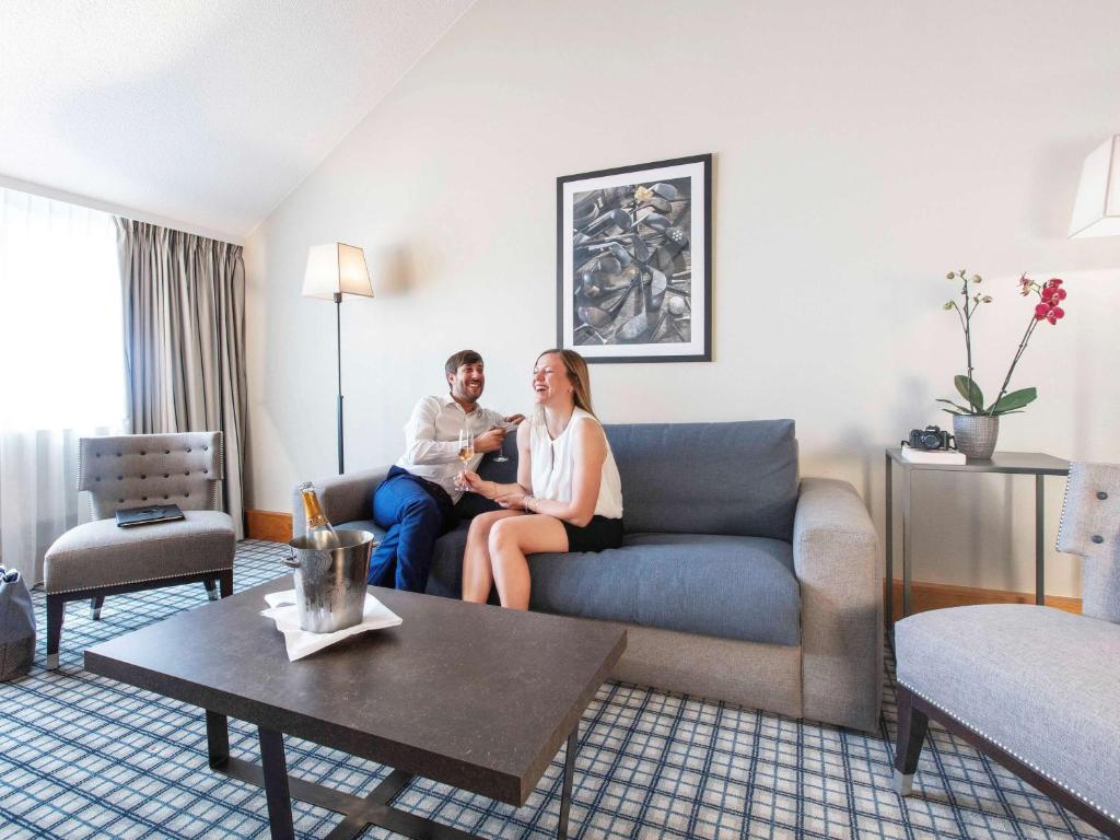 Posezení v ubytování Mercure Luxembourg Kikuoka Golf & Spa