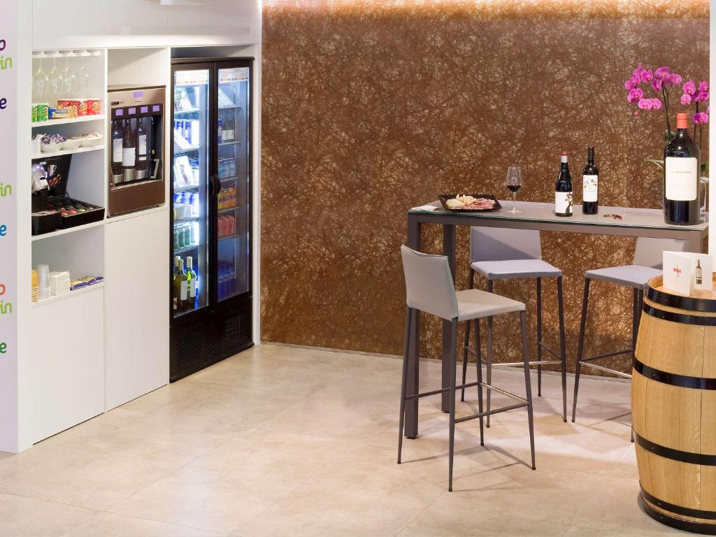 Nápoje v ubytovaní Ibis Styles Madrid Prado