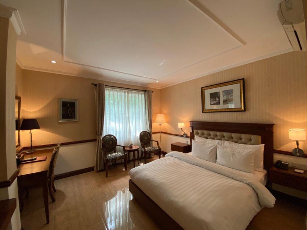 Central Hotel & Residences Swimming Pool - Superior Double Room