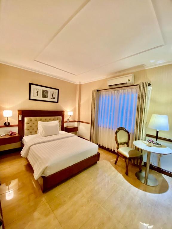 Central Hotel & Residences Swimming Pool - Standard Double Room