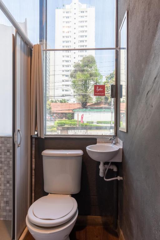  OYO Hotel Massimo Brooklin