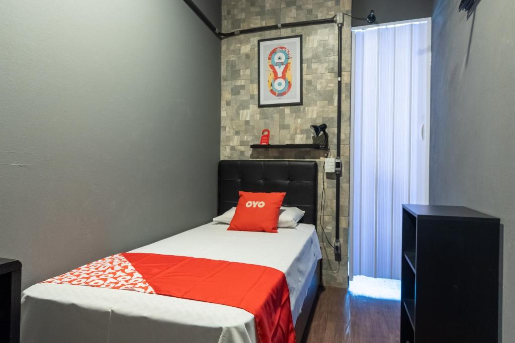  OYO Hotel Massimo Brooklin