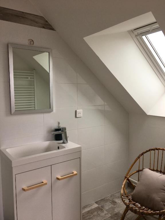 Maison Glaz - Double Or Twin Room With Partial Sea View