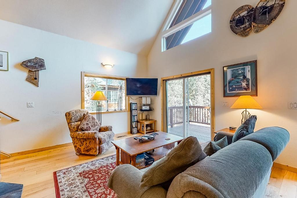 Serene Family Cabin