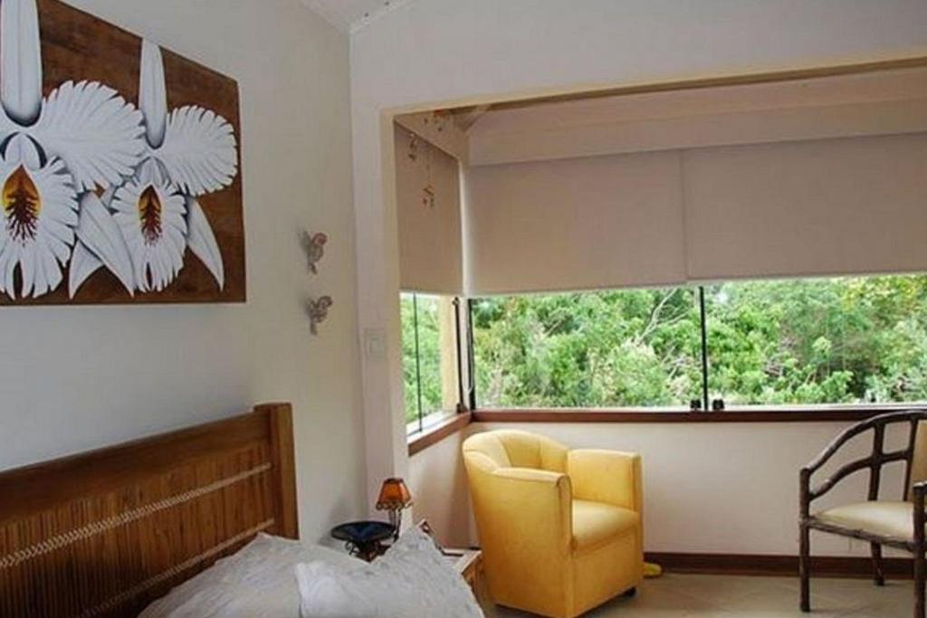  Casa com 4 suítes a 200 metros da Rua das Pedras