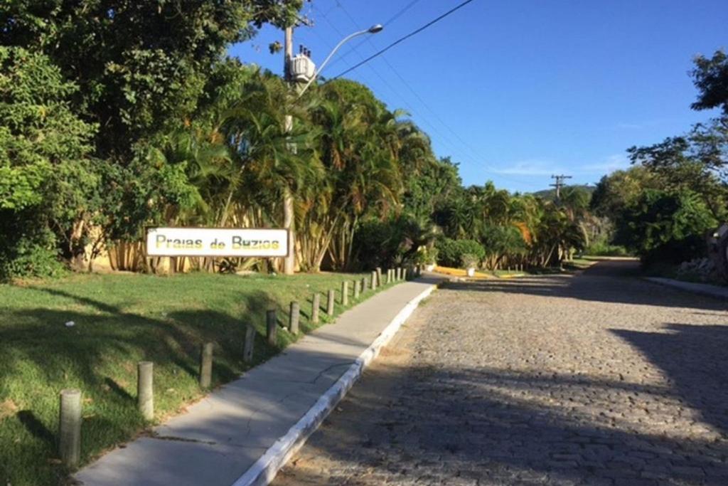  Casa com 4 suítes a 200 metros da Rua das Pedras