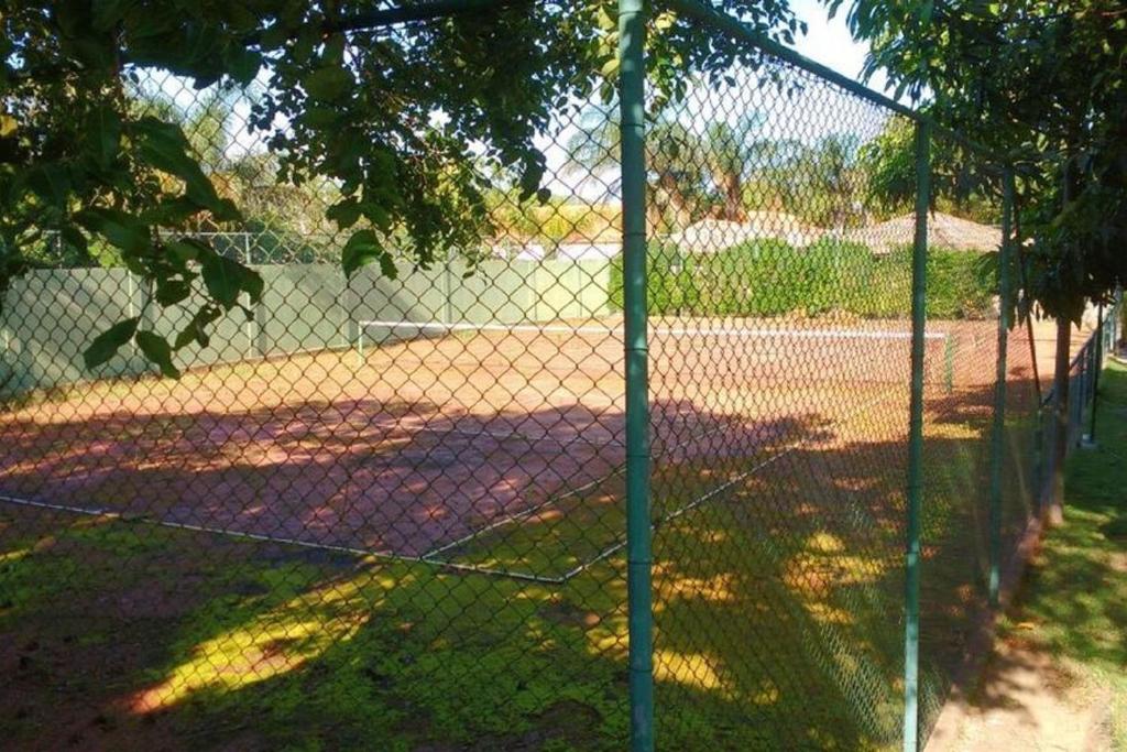  Casa com 4 suítes a 200 metros da Rua das Pedras