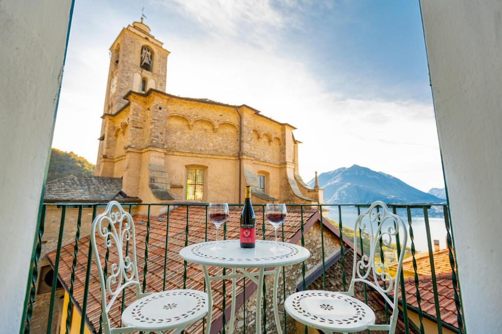 A balcony or terrace at Vecchia Perledo 1907