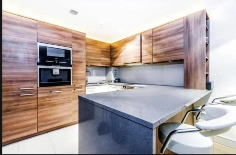 Modern new flat by the river 1 min from the station, Londra, Marea Britanie
