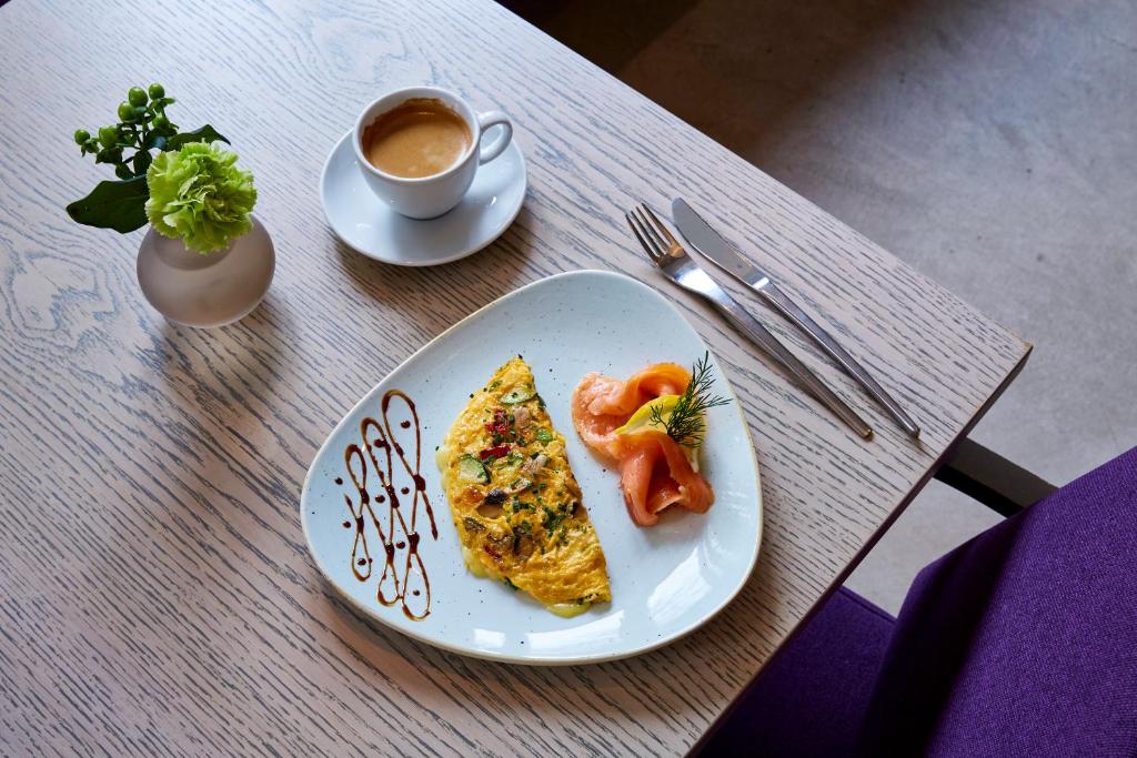 Hotel Indigo - Dusseldorf - Victoriaplatz by IHG - Resim 43