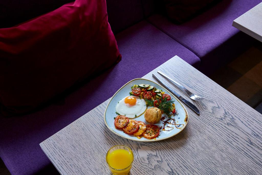 Hotel Indigo - Dusseldorf - Victoriaplatz by IHG - Resim 42