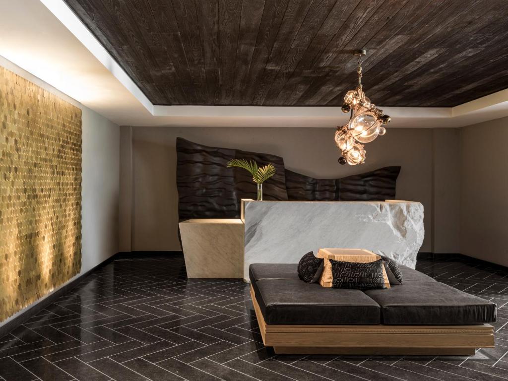 Uma área de estar em Kimpton Angler’s Hotel South Beach by IHG