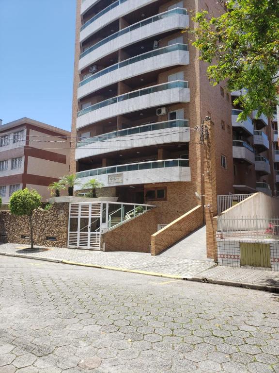  APARTAMENTO Vl GUILHERMINA 90 METROS DA PRAIA - AR CONDICIONADO !! !!!