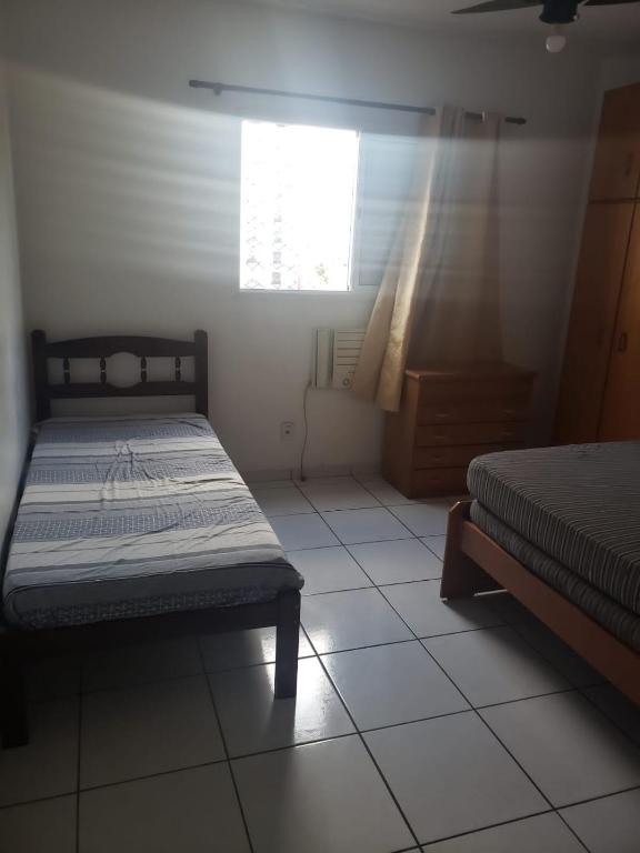  APARTAMENTO Vl GUILHERMINA 90 METROS DA PRAIA - AR CONDICIONADO !! !!!