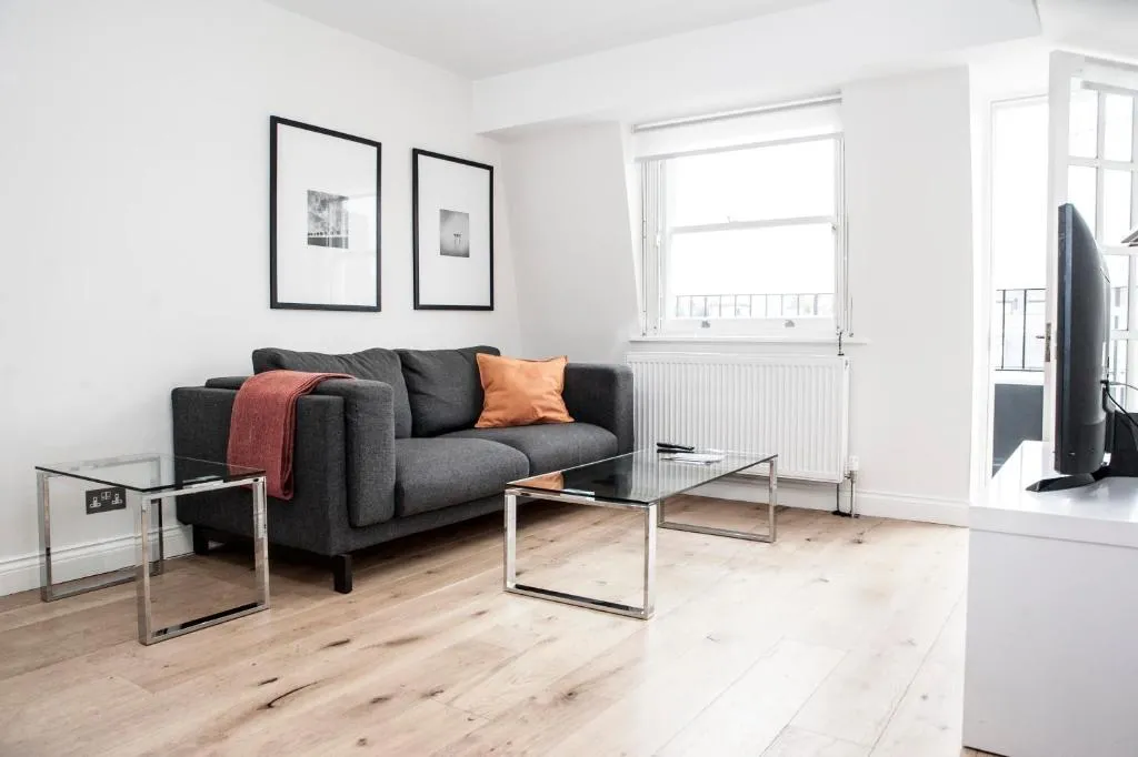 UNIQUE 2bed/2bath - TOP FLOOR - Private Balcony, Londra, Marea Britanie