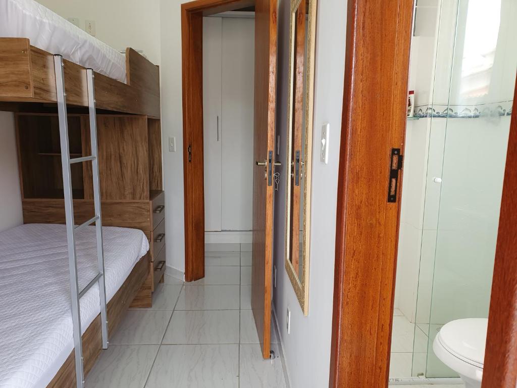  Triplex em Condomínio Clube frente mar