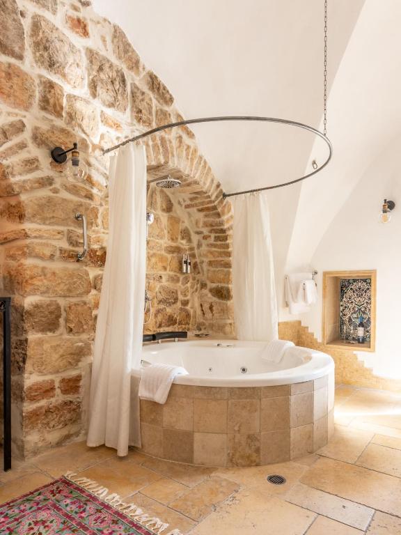 Koupelna v ubytování Flora Valley Boutique Hotel