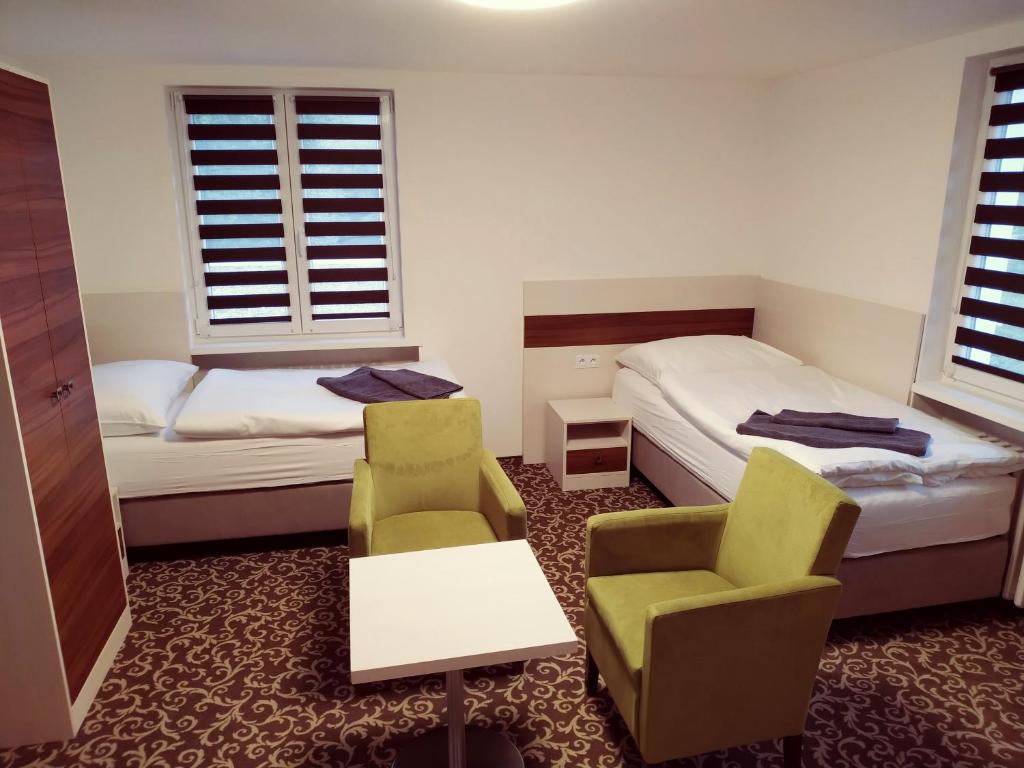 Pension Delicato - Twin Room With Private Bathroom