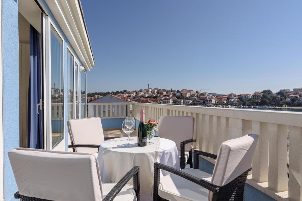 Balkón nebo terasa v ubytování Villa Mediterana