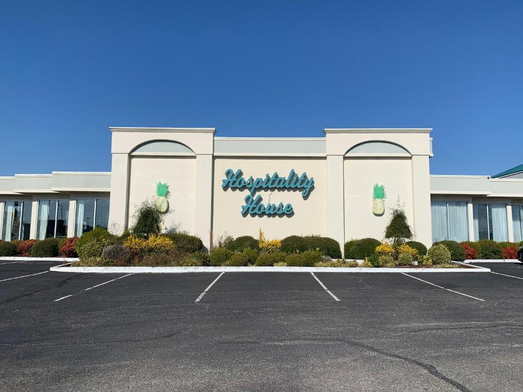 a parking lot in front of a hospitality house at Hospitality House Union City I 69 US 51, TN in Union City
