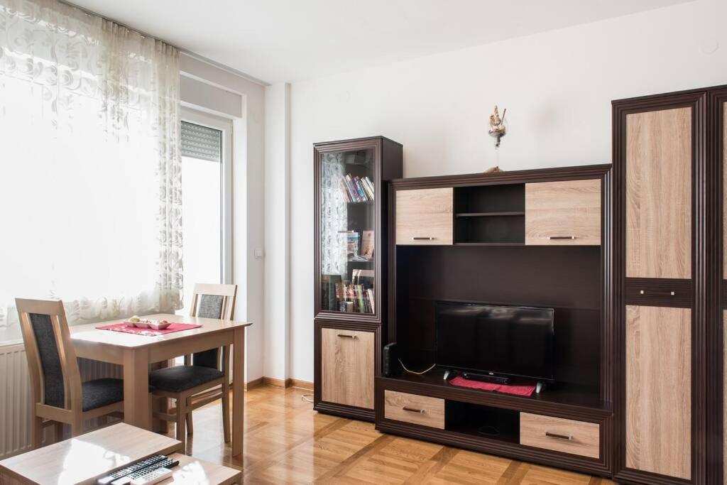 Apartman Bulevar - Estudio Con Balcón