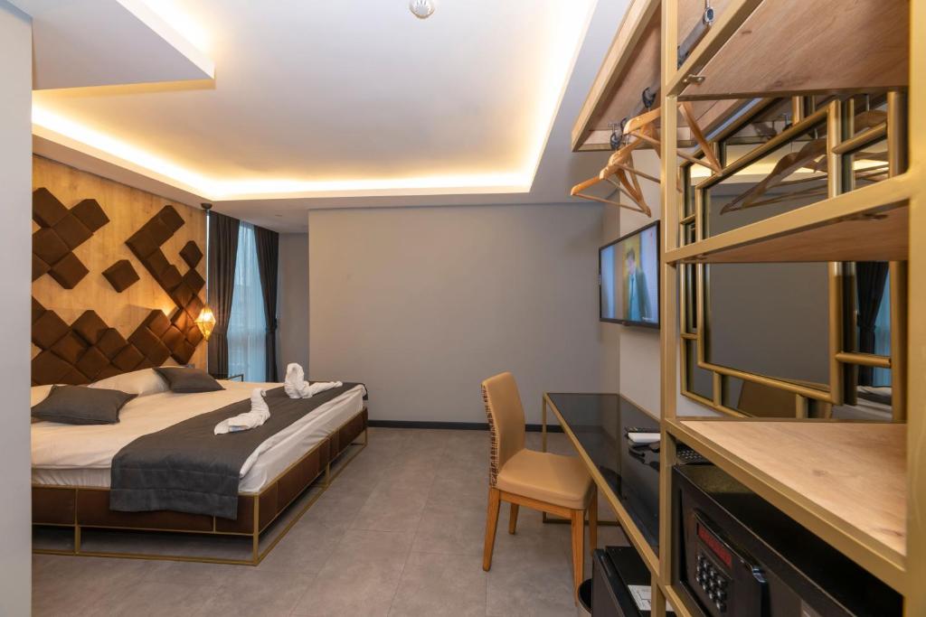 Fly And Stay Airport Hotel - Deluxe Double Or Twin Room