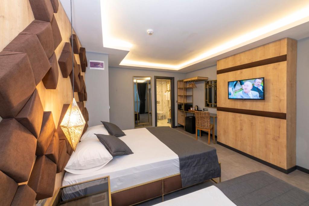 Fly And Stay Airport Hotel - Deluxe Triple Room