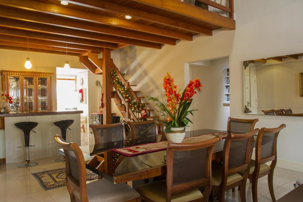  Ampla Cobertura no Centro de Gramado