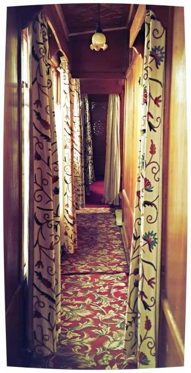 Fotografie z fotogalerie ubytování Houseboat Lily of Nageen v destinaci Šrínagar
